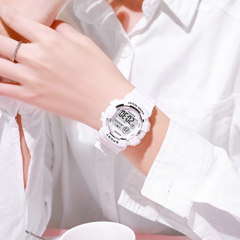 ساعات أطفال عصرية مضيئة مقاومة - مراجعة Smartwatch Touch وسعره